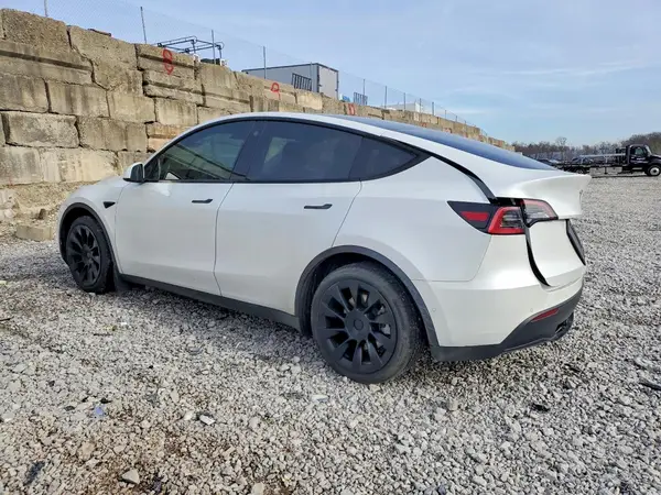5YJYGDEE2MF204073 2021 TESLA MODEL Y - Image 2