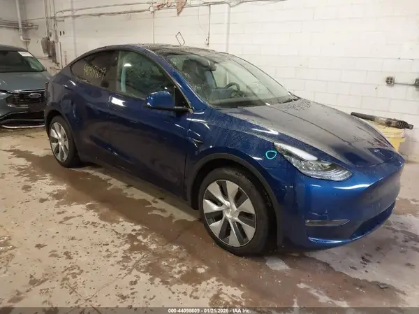 5YJYGDEE2MF209015 2021 TESLA MODEL Y - Image 1