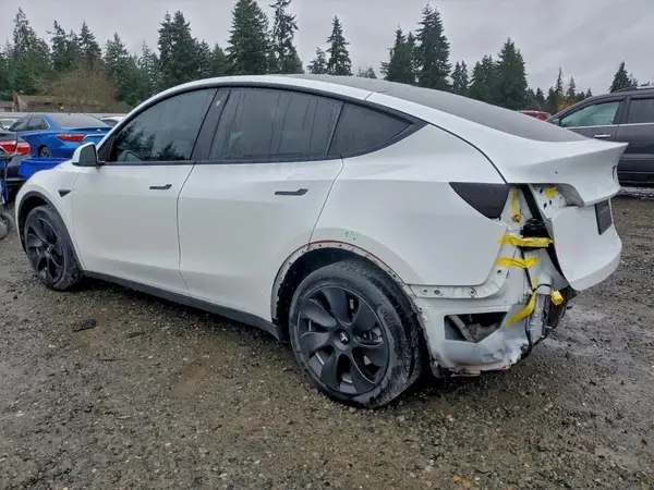 5YJYGDEE2MF210214 2021 TESLA MODEL Y - Image 2