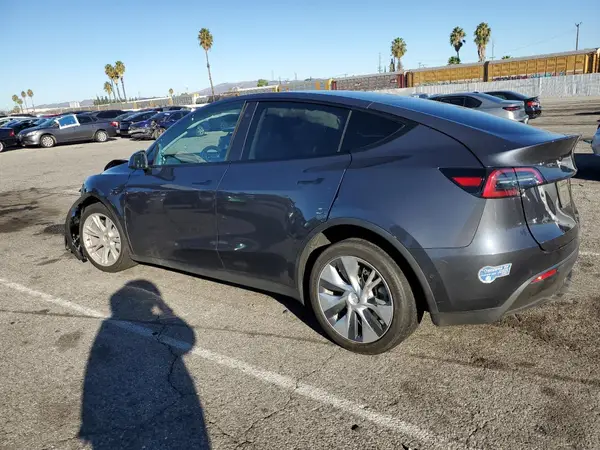 5YJYGDEE2MF217986 2021 TESLA MODEL Y - Image 2