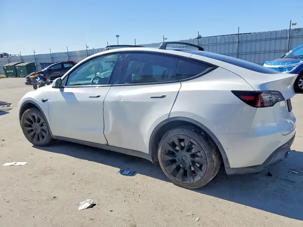 5YJYGDEE2MF224467 2021 TESLA MODEL Y - Image 2