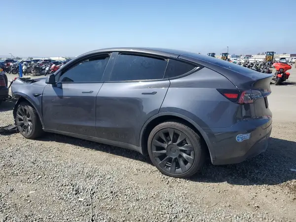 5YJYGDEE2MF224503 2021 TESLA MODEL Y - Image 2