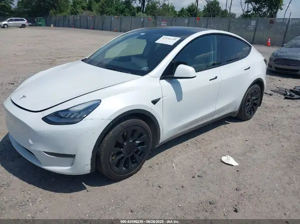5YJYGDEE2MF227112 2021 TESLA MODEL Y - Image 2