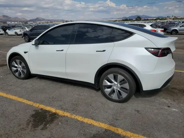 5YJYGDEE2MF229524 2021 TESLA MODEL Y - Image 2