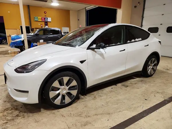 5YJYGDEE2MF232794 2021 TESLA MODEL Y - Image 1