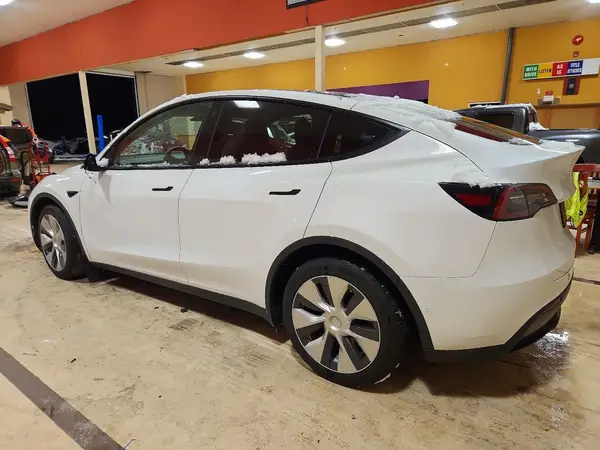 5YJYGDEE2MF232794 2021 TESLA MODEL Y - Image 2