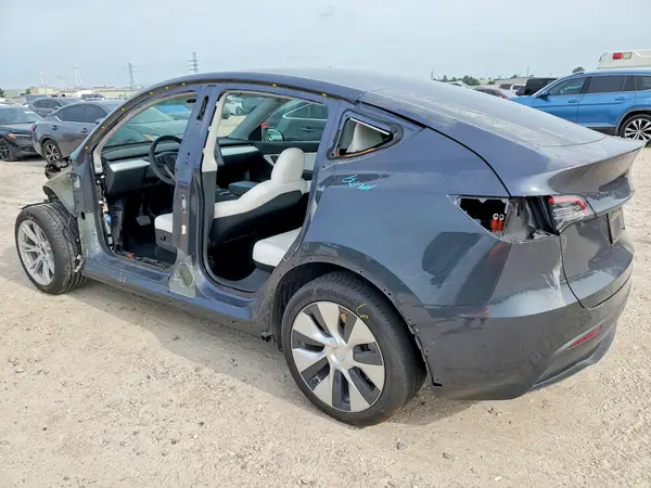 5YJYGDEE2MF240877 2021 TESLA MODEL Y - Image 2