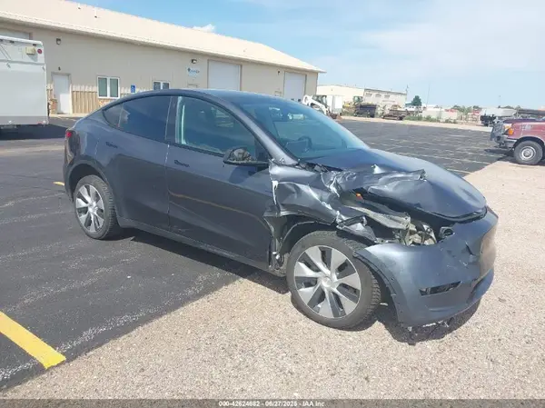 5YJYGDEE2MF241642 2021 TESLA MODEL Y - Image 1