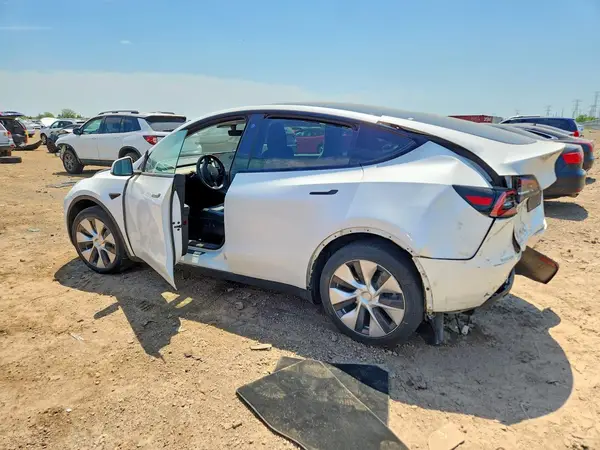 5YJYGDEE2MF253094 2021 TESLA MODEL Y - Image 2