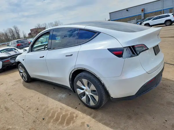 5YJYGDEE2MF265858 2021 TESLA MODEL Y - Image 2