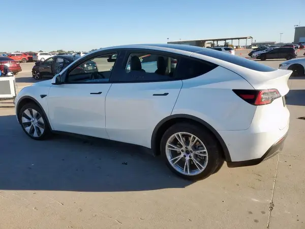 5YJYGDEE2MF274477 2021 TESLA MODEL Y - Image 2