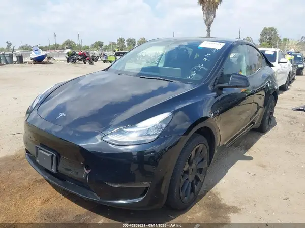 5YJYGDEE2MF282871 2021 TESLA MODEL Y - Image 2
