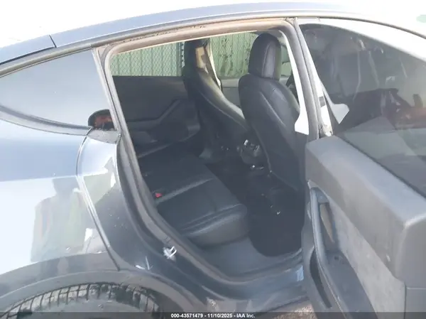 5YJYGDEE2MF286029 2021 TESLA MODEL Y - Image 8