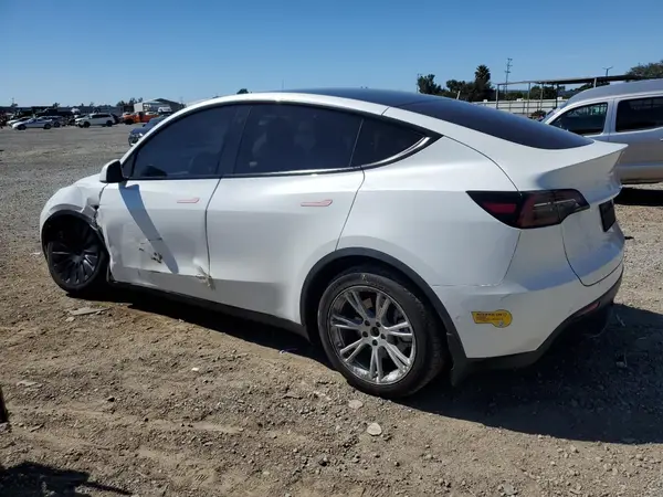 5YJYGDEE2MF300771 2021 TESLA MODEL Y - Image 2