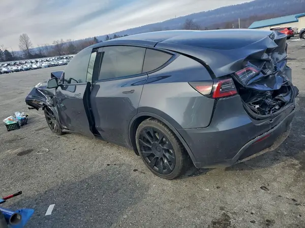 5YJYGDEE2MF301452 2021 TESLA MODEL Y - Image 2