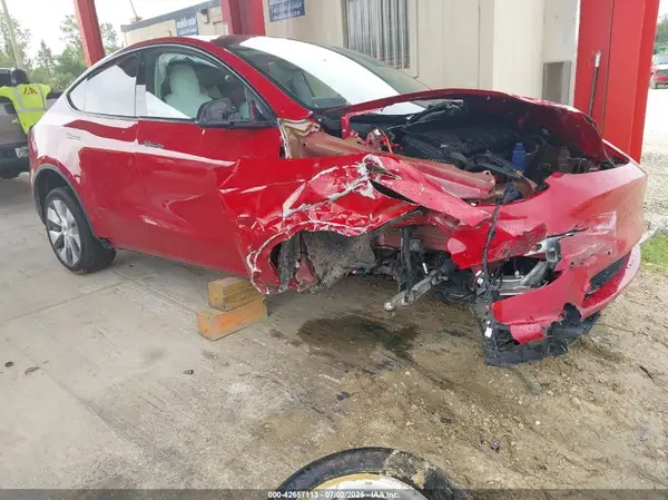 5YJYGDEE2MF304416 2021 TESLA MODEL Y - Image 1