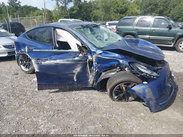 5YJYGDEE2MF311513 2021 TESLA MODEL Y - Image 1