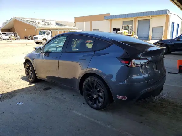 5YJYGDEE3LF014510 2020 TESLA MODEL Y - Image 2