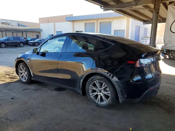 5YJYGDEE3LF018959 2020 TESLA MODEL Y - Image 2