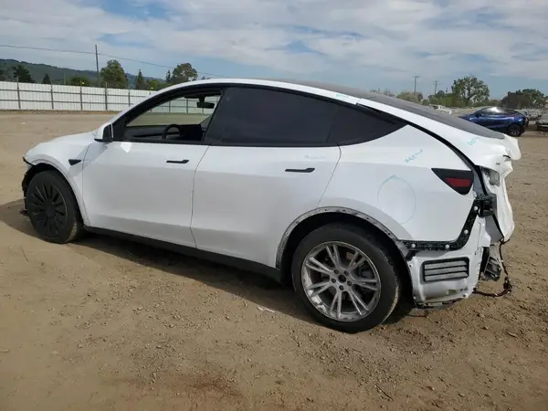 5YJYGDEE3LF019660 2020 TESLA MODEL Y - Image 2