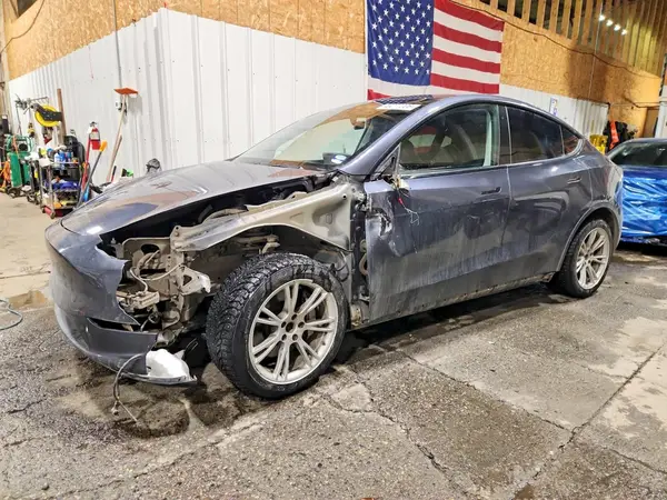 5YJYGDEE3LF030271 2020 TESLA MODEL Y - Image 1