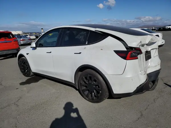 5YJYGDEE3LF038807 2020 TESLA MODEL Y - Image 2