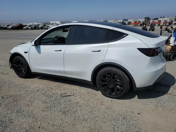 5YJYGDEE3LF042954 2020 TESLA MODEL Y - Image 2