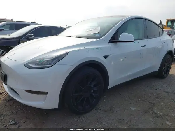 5YJYGDEE3MF068472 2021 TESLA MODEL Y - Image 2