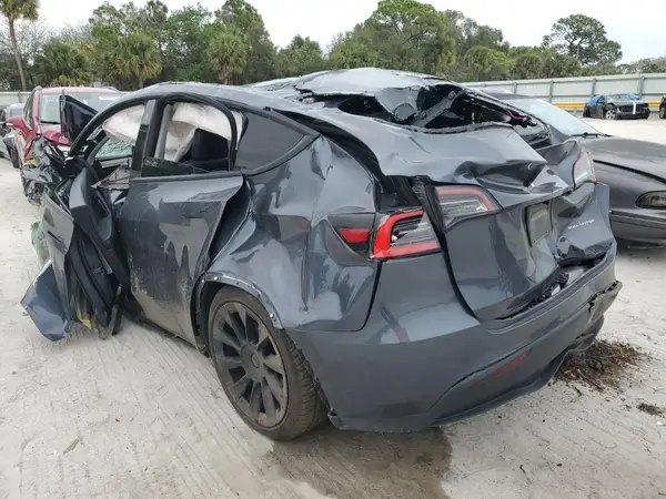 5YJYGDEE3MF068889 2021 TESLA MODEL Y - Image 2