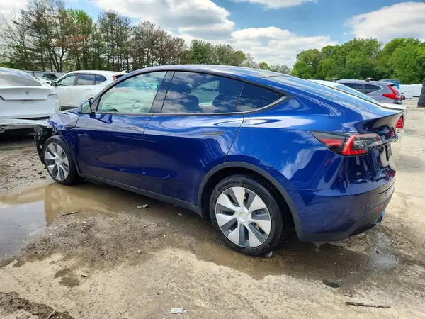 5YJYGDEE3MF071128 2021 TESLA MODEL Y - Image 2