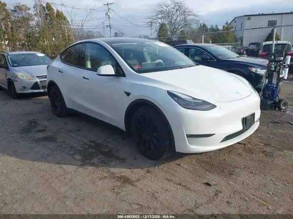 5YJYGDEE3MF076930 2021 TESLA MODEL Y - Image 1