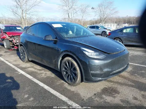 5YJYGDEE3MF084686 2021 TESLA MODEL Y - Image 1