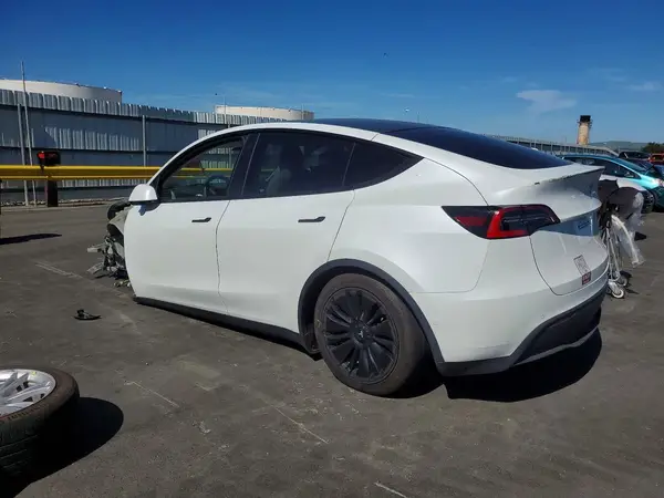 5YJYGDEE3MF090942 2021 TESLA MODEL Y - Image 2