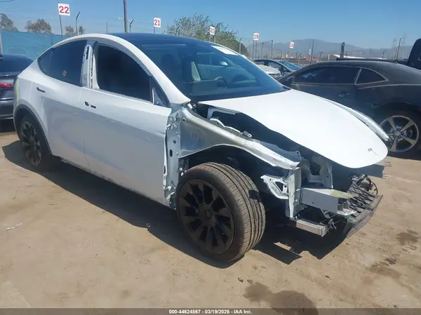 5YJYGDEE3MF092769 2021 TESLA MODEL Y - Image 1
