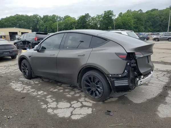 5YJYGDEE3MF098149 2021 TESLA MODEL Y - Image 2