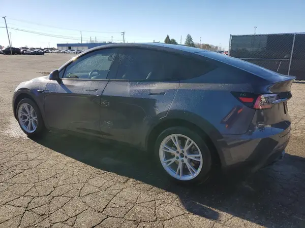 5YJYGDEE3MF105472 2021 TESLA MODEL Y - Image 2