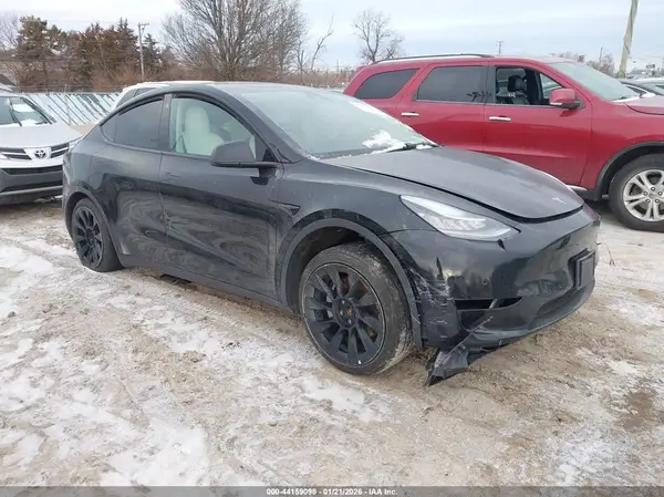 5YJYGDEE3MF116245 2021 TESLA MODEL Y - Image 1