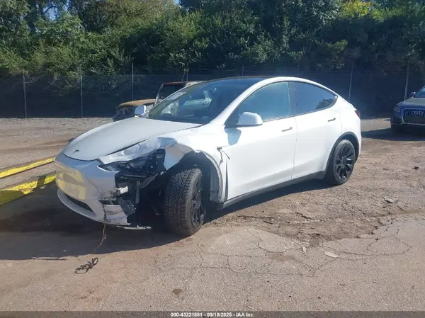 5YJYGDEE3MF125592 2021 TESLA MODEL Y - Image 2
