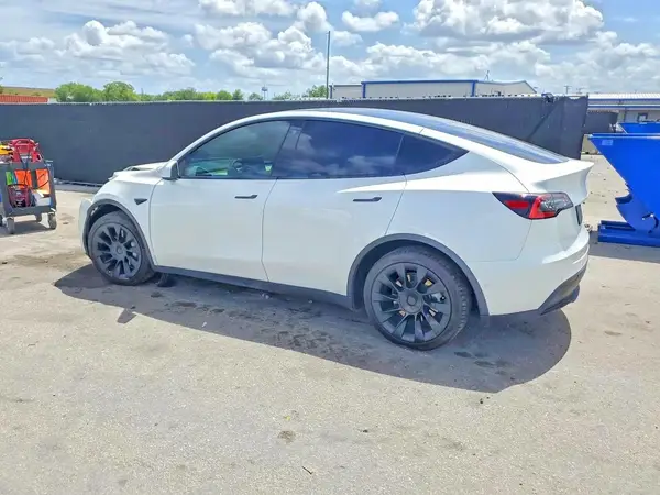 5YJYGDEE3MF139167 2021 TESLA MODEL Y - Image 2