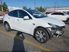 5YJYGDEE3MF142120 2021 TESLA MODEL Y
