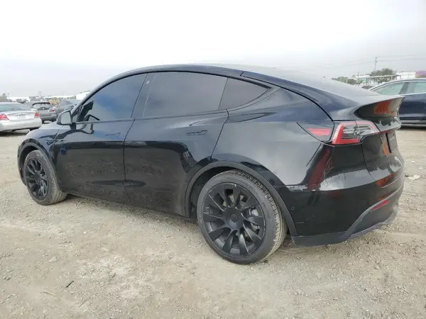 5YJYGDEE3MF143610 2021 TESLA MODEL Y - Image 2