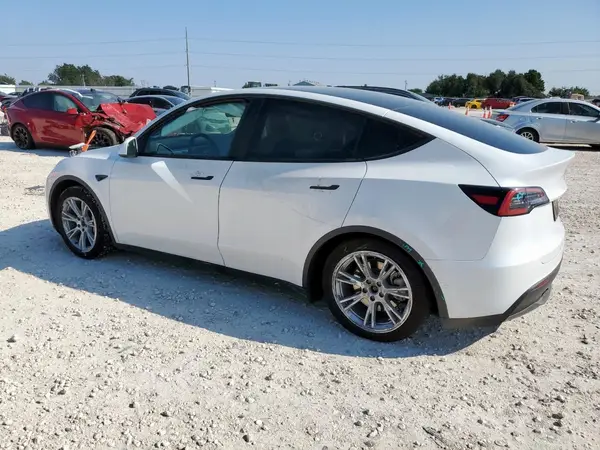 5YJYGDEE3MF145051 2021 TESLA MODEL Y - Image 2