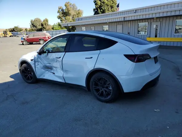 5YJYGDEE3MF145289 2021 TESLA MODEL Y - Image 2