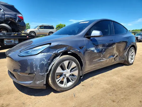 5YJYGDEE3MF160567 2021 TESLA MODEL Y - Image 1