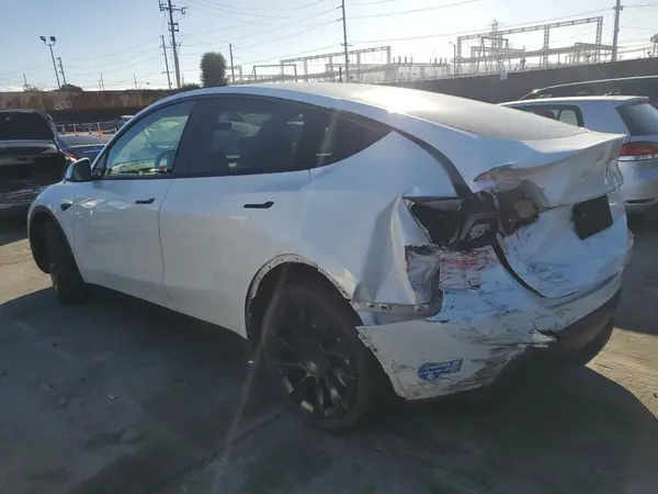 5YJYGDEE3MF160908 2021 TESLA MODEL Y - Image 2