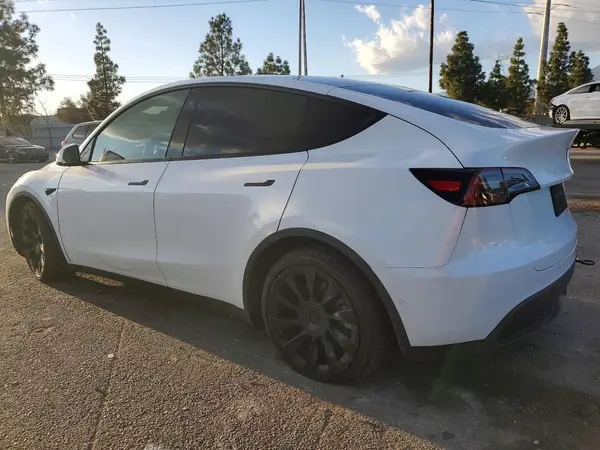 5YJYGDEE3MF179426 2021 TESLA MODEL Y - Image 2