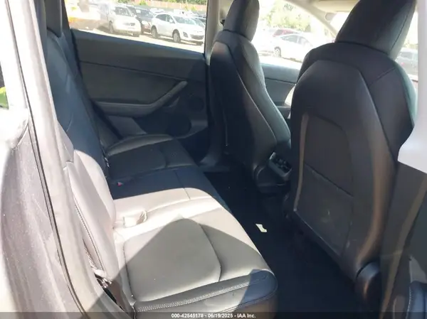 5YJYGDEE3MF192001 2021 TESLA MODEL Y - Image 8