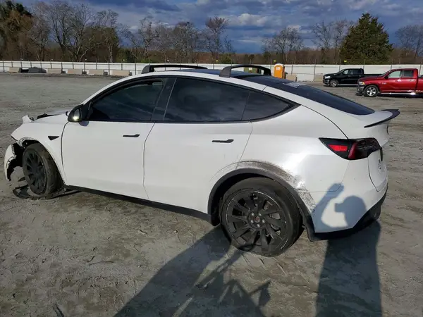 5YJYGDEE3MF192970 2021 TESLA MODEL Y - Image 2