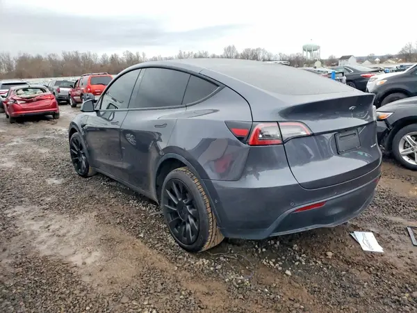 5YJYGDEE3MF198638 2021 TESLA MODEL Y - Image 2