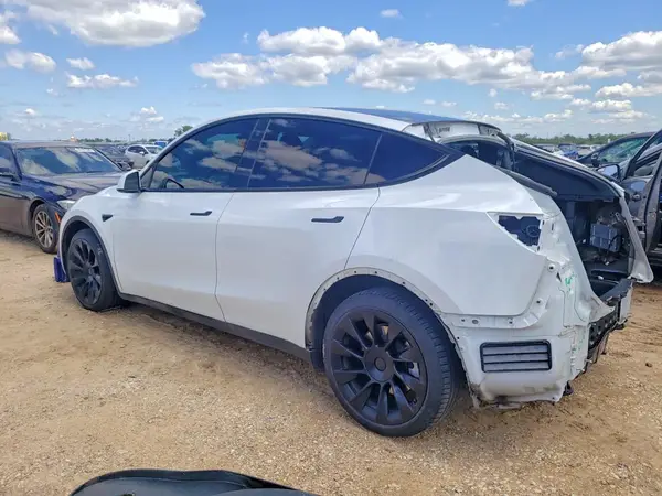 5YJYGDEE3MF199305 2021 TESLA MODEL Y - Image 2